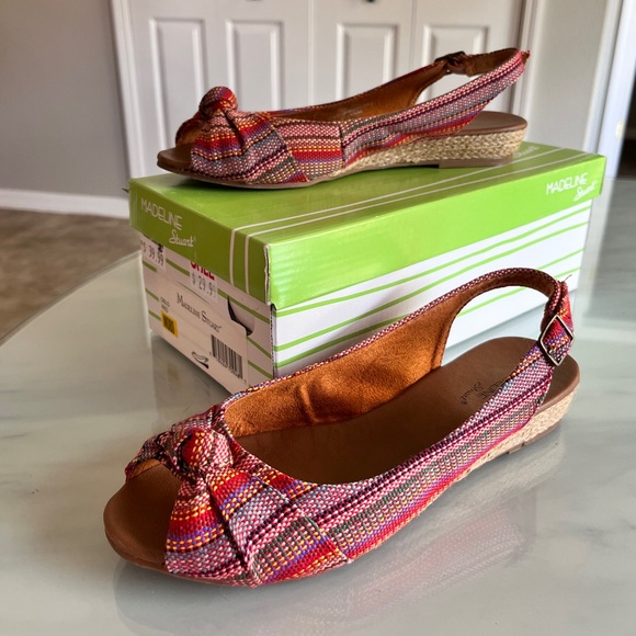 Madeline Stuart Oslo red stripe patterned sling back peep toe sandal 8M - Picture 2 of 6